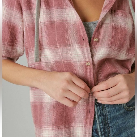 Lucky BrandšFlannel Plaid Button Front Pink Plaid Cropped Hoodie, Size Small - Picture 4 of 14